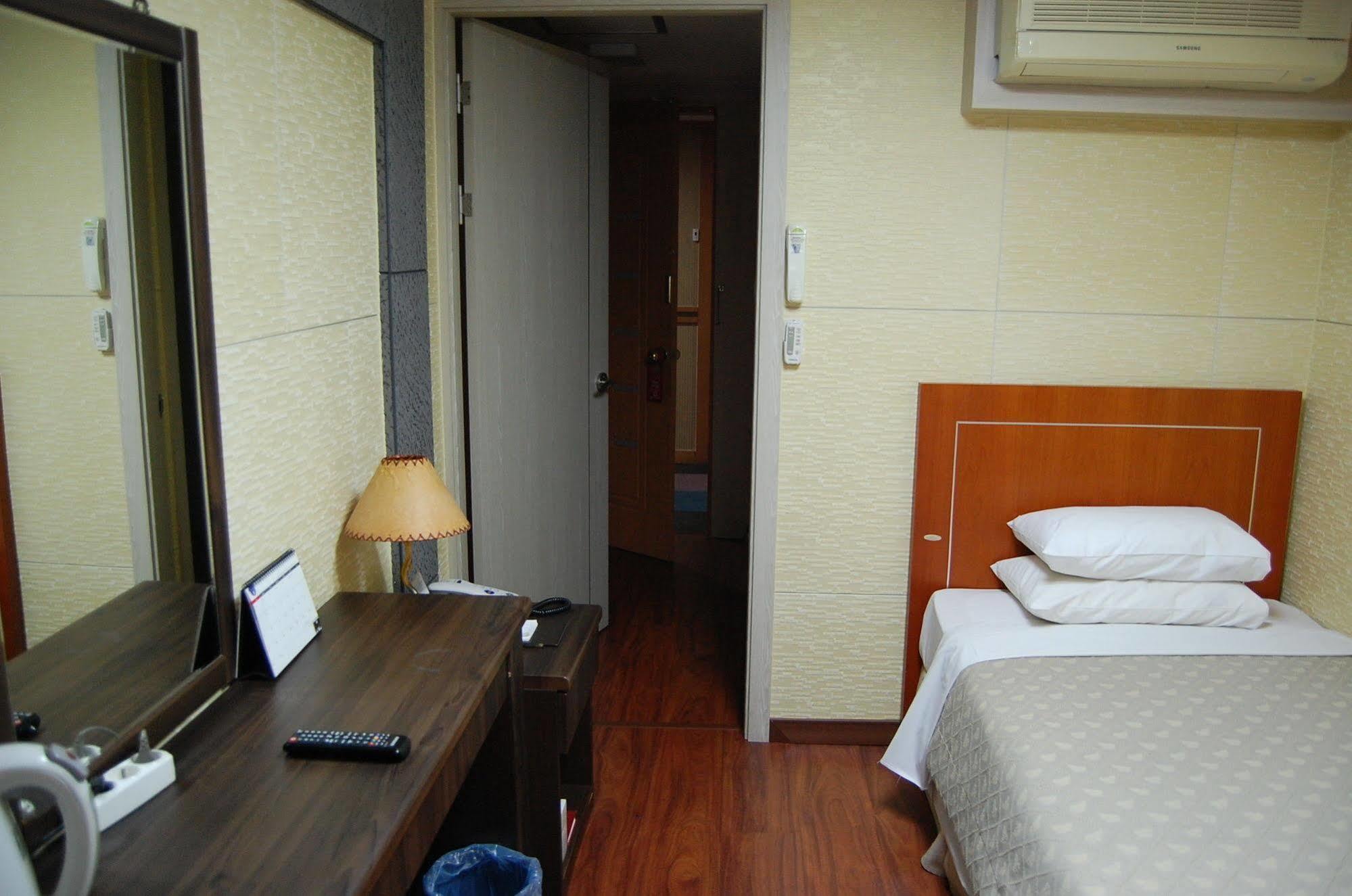 Ymca Hotel